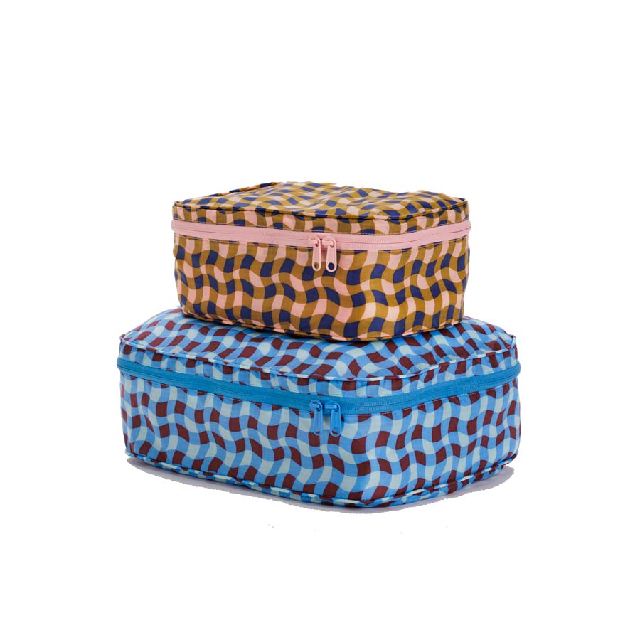 Baggu-ensemble-de-pochettes-en-cube-carreaux-bleu-marron-rose-ondule-nylon-ripstop-Atelier-Kumo