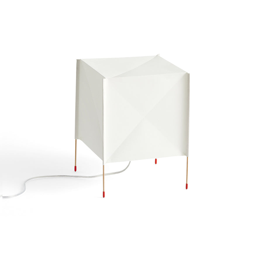 Hay-Lampe-de-table-cube-en-papier-Atelier-Kumo