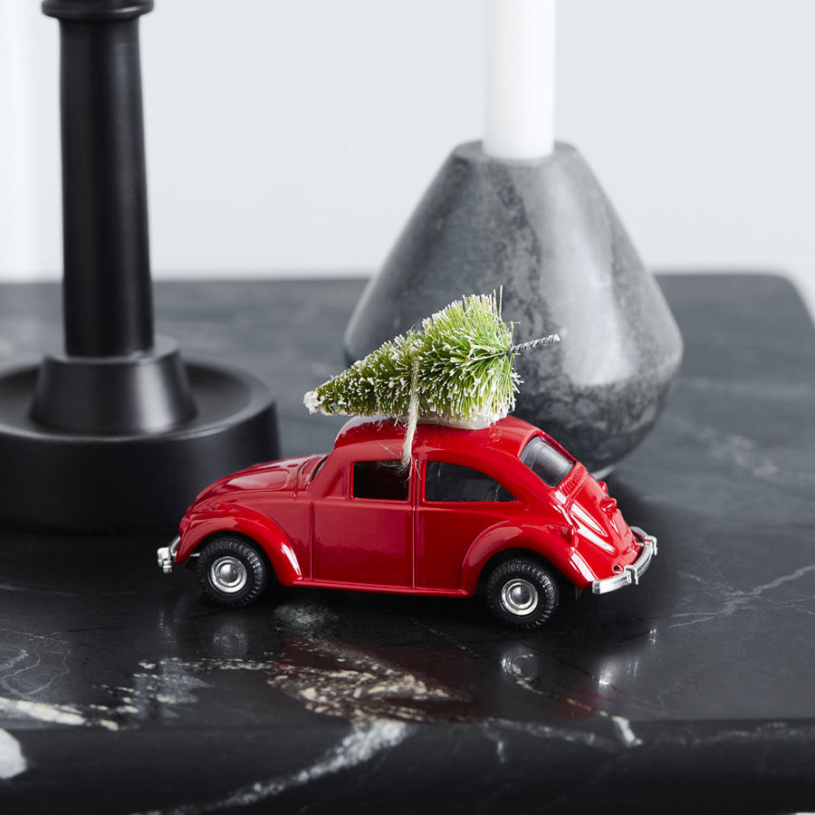 House-Doctor-voiture-rouge-sapin-mini-decoration-noel-cote-Atelier-Kumo