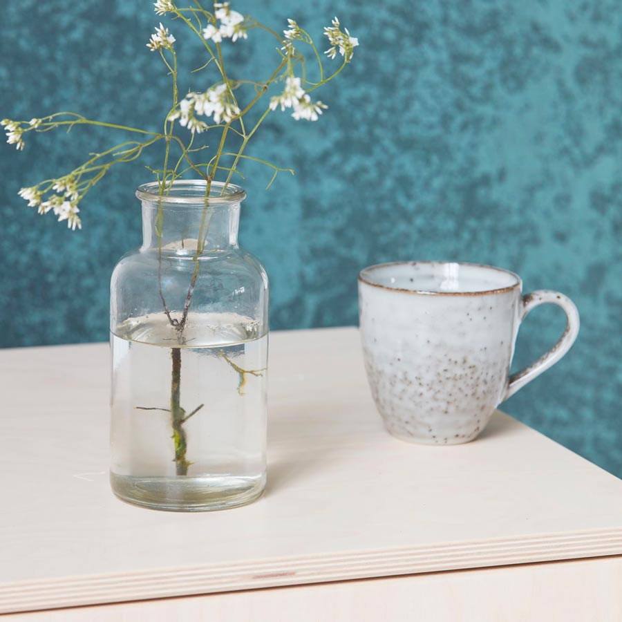 Le vase soliflore transparent de l'Atelier Kumo