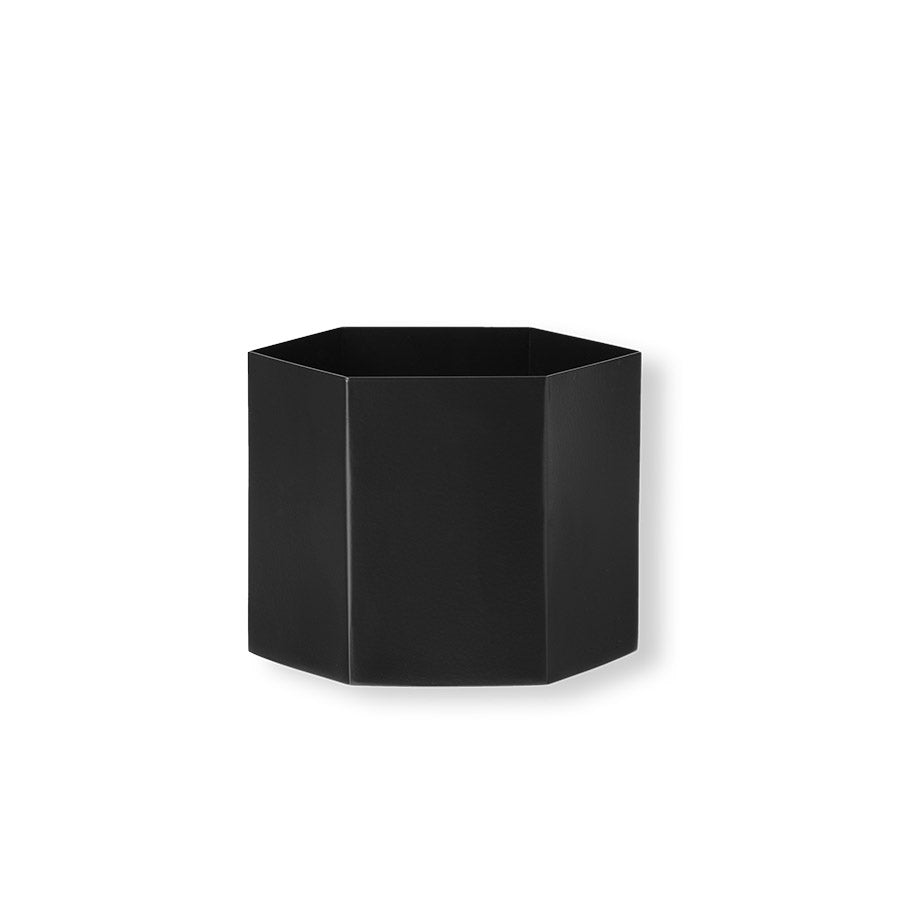 Ferm-Living-vase-hexagon-noir-extra-large-Atelier-Kumo
