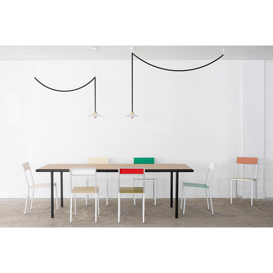 Muller-van-Severen-table-bois-rectangle-structure-noire-chene-ambiance-Valerie-Objects-Atelier-Kumo