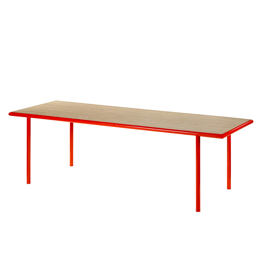 Muller-van-Severen-table-bois-rectangle-structure-rouge-chene-Valerie-Objects-Atelier-Kumo