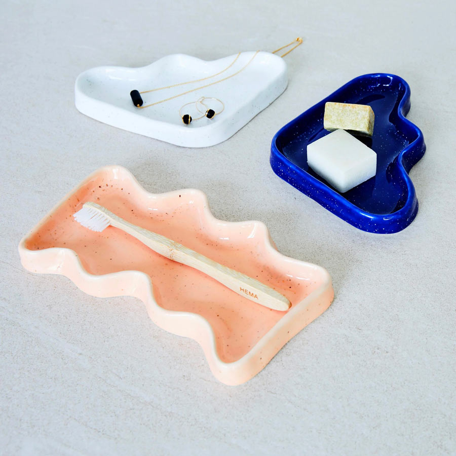 5-mm-paper-plateau-a-vagues-ceramique-mouchete-set-Atelier-Kumo