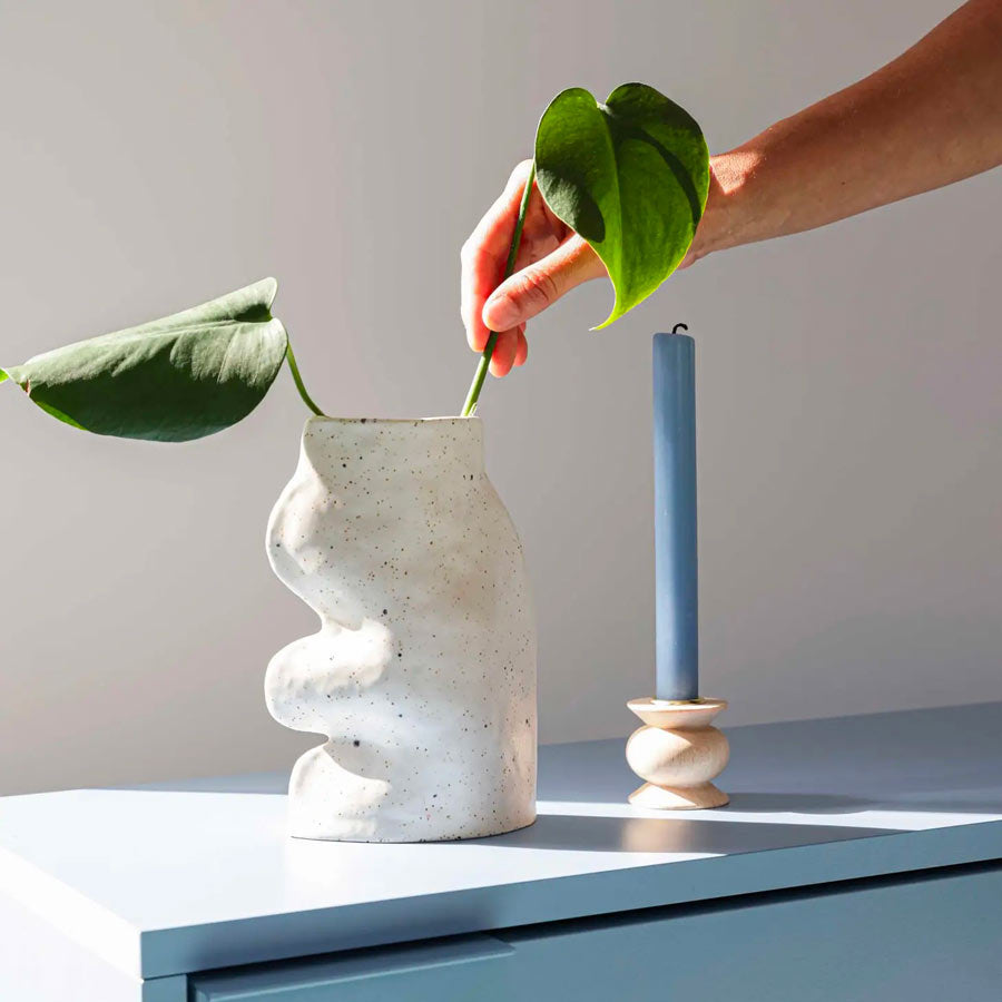 5-mm-paper-vase-fluxo-grand-blanc-ceramique-Atelier-Kumo
