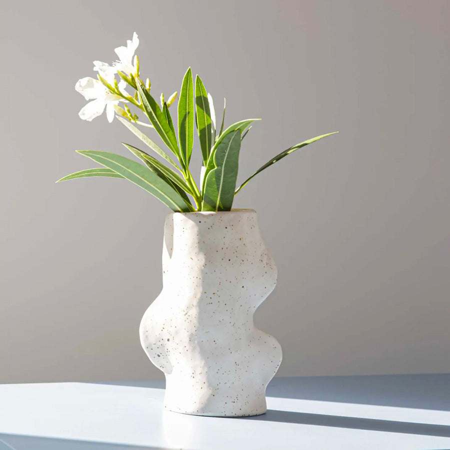 5-mm-paper-vase-fluxo-moyen-blanc-Atelier-Kumo