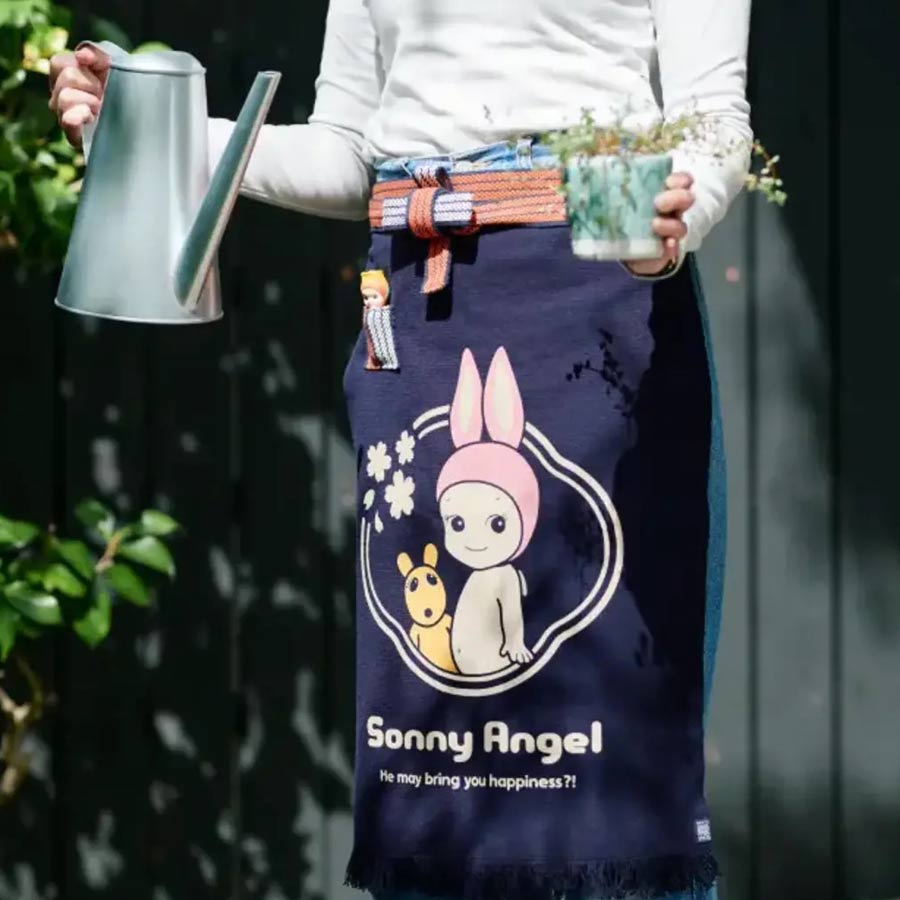 Anything-tablier-sonny-angel-maekake-porte-jardin-Atelier-Kumo