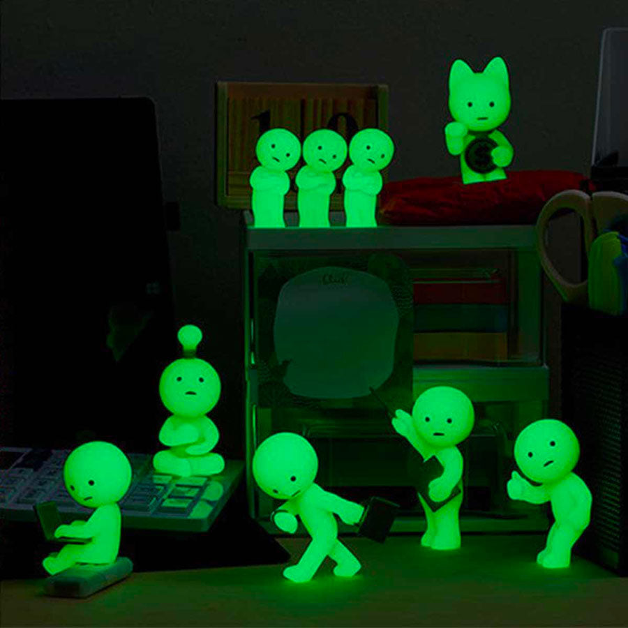Baby-Watch-smiski-au-travail-collection-figurines-phosphorescentes-decoration-Atelier-Kumo