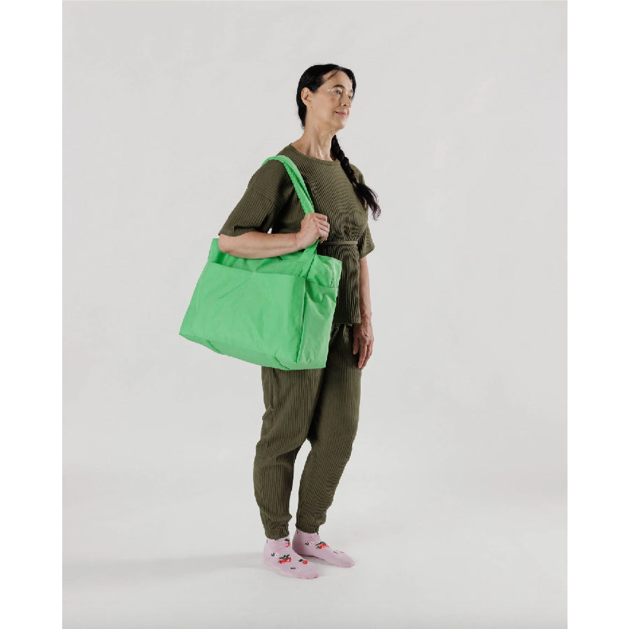 Baggu-bagage-a-main-cloud-carry-on-vert-fluo-valise-Atelier-Kumo