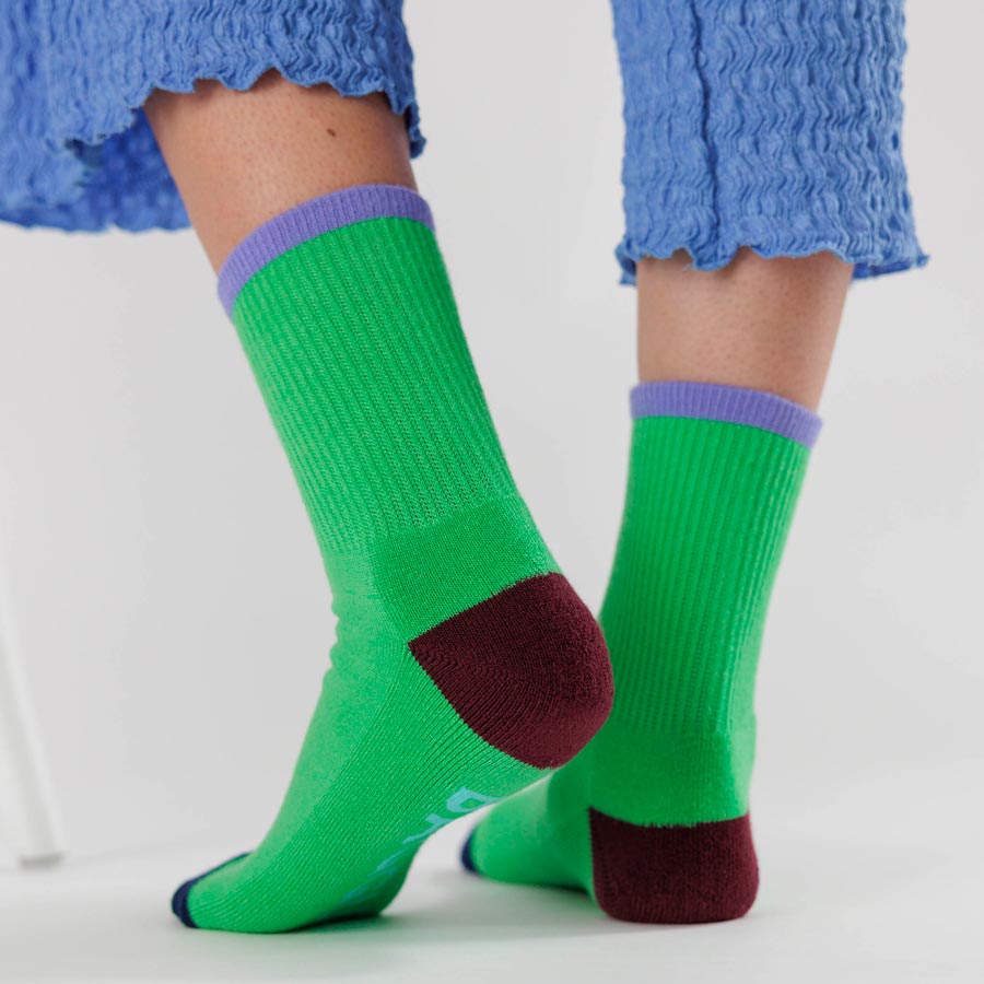 Baggu-chaussettes-cotelees-vert-violet-marron-noir-hiver-Atelier-Kumo