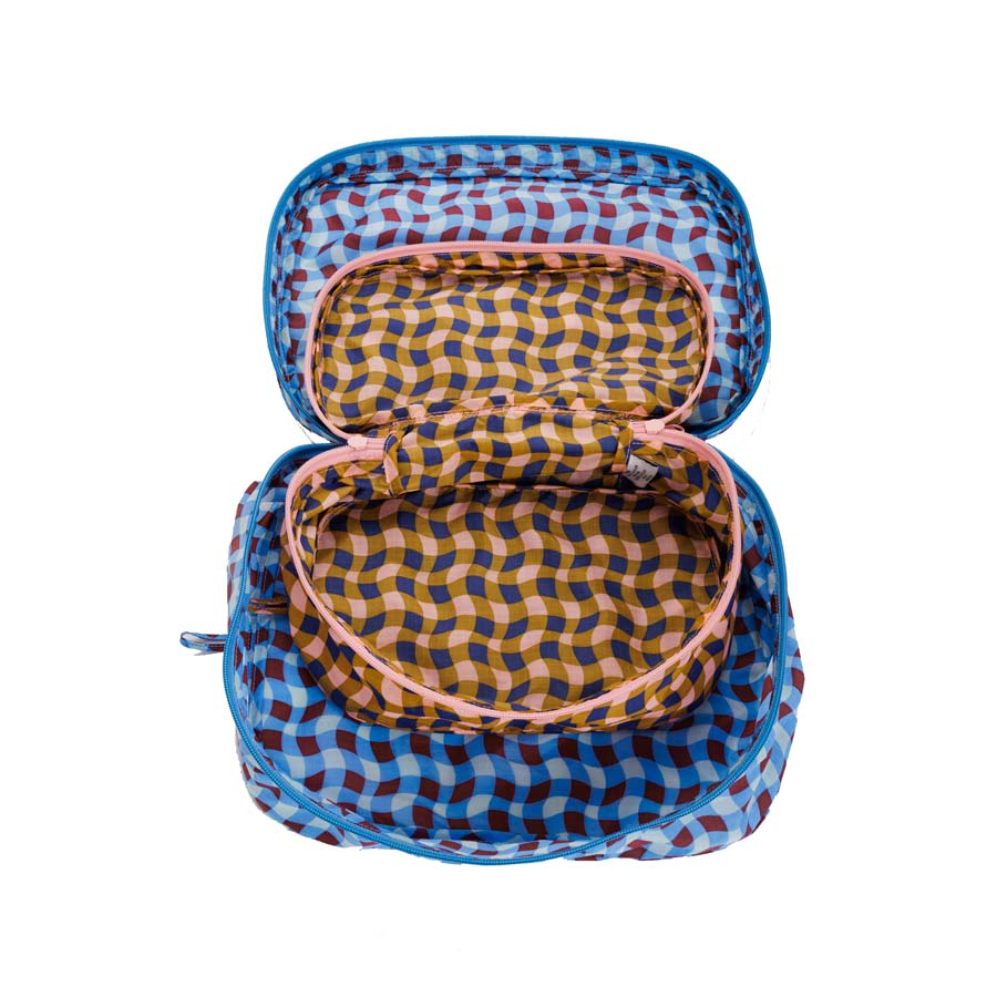 Baggu-ensemble-de-pochettes-en-cube-carreaux-bleu-marron-rose-ondule-nylon-ripstop-organisation-Atelier-Kumo