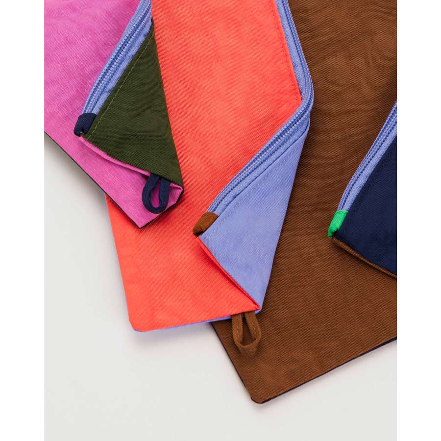 Baggu-ensemble-de-pochettes-plates-nylon-violet-rose-marron-orange-organisation-Atelier-Kumo