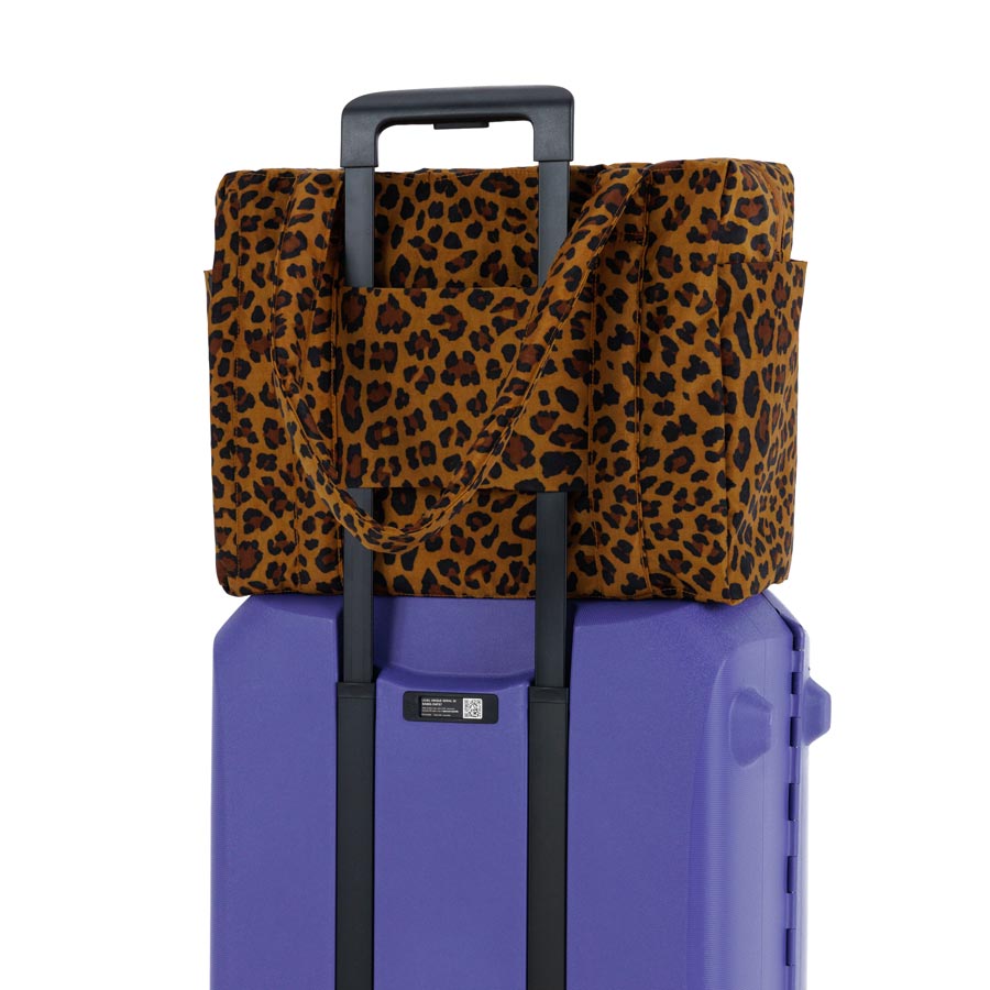 Baggu-petit-sac-cloud-carry-on-leopard-ambiance-Atelier-Kumo