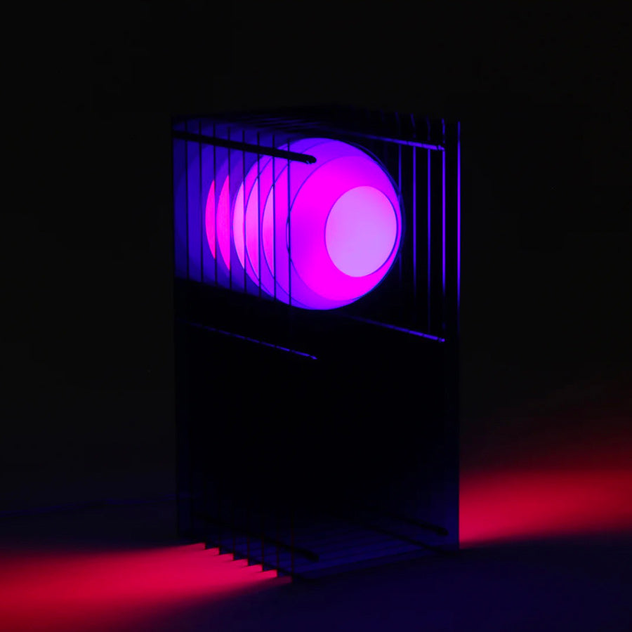 Bang-Europe-lampe-a-poser-lop-rectangle-bleu-acrylique-verre-opale-Atelier-Kumo