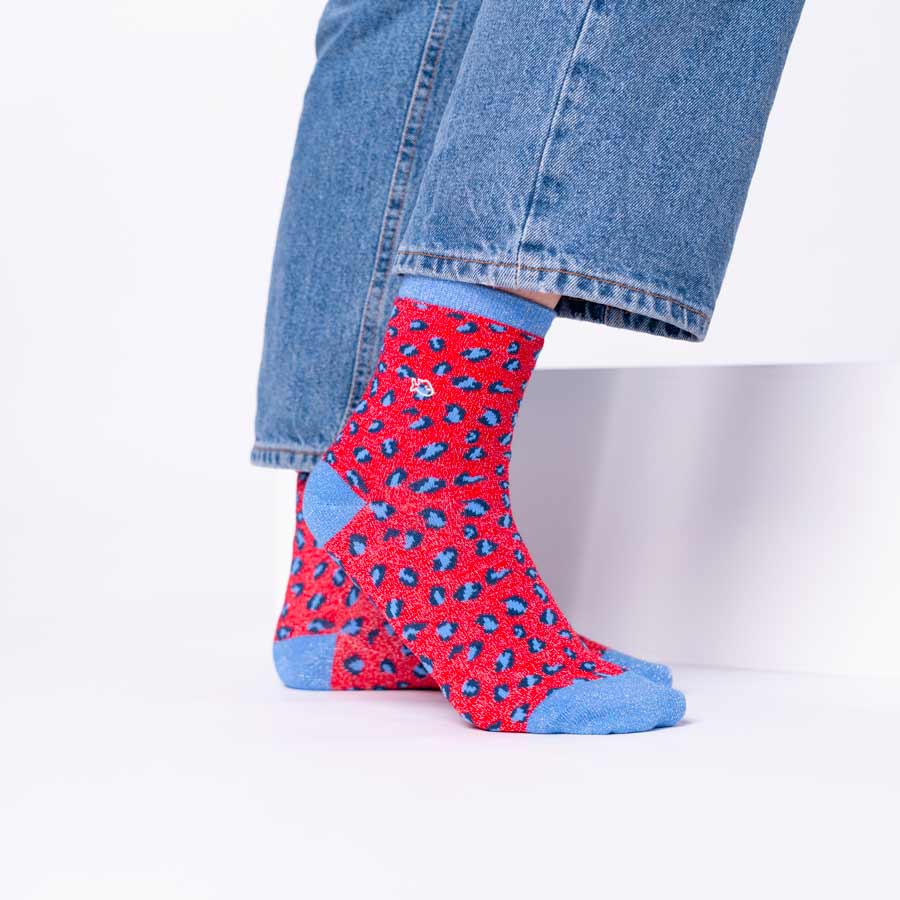 Billybelt-lifestyle-accessoires-chaussettes-rouge-et-bleu-Atelier-Kumo