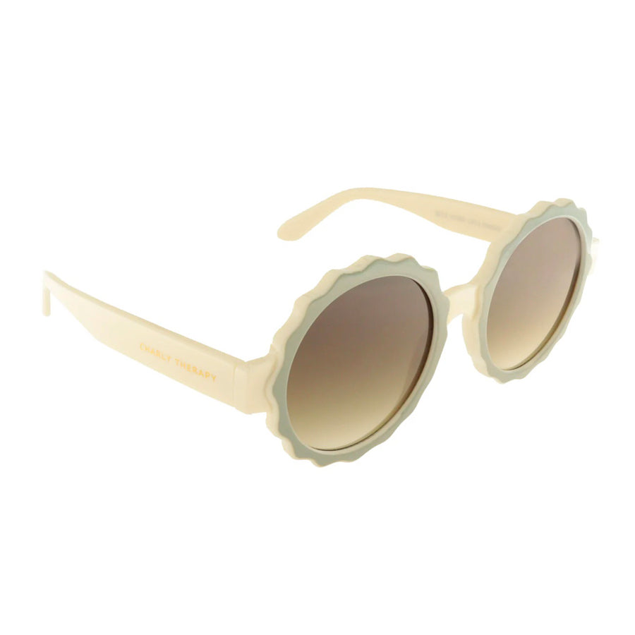 Charly-Therapy-lunettes-de-soleil-Emma-Blanc-details-Atelier-Kumo