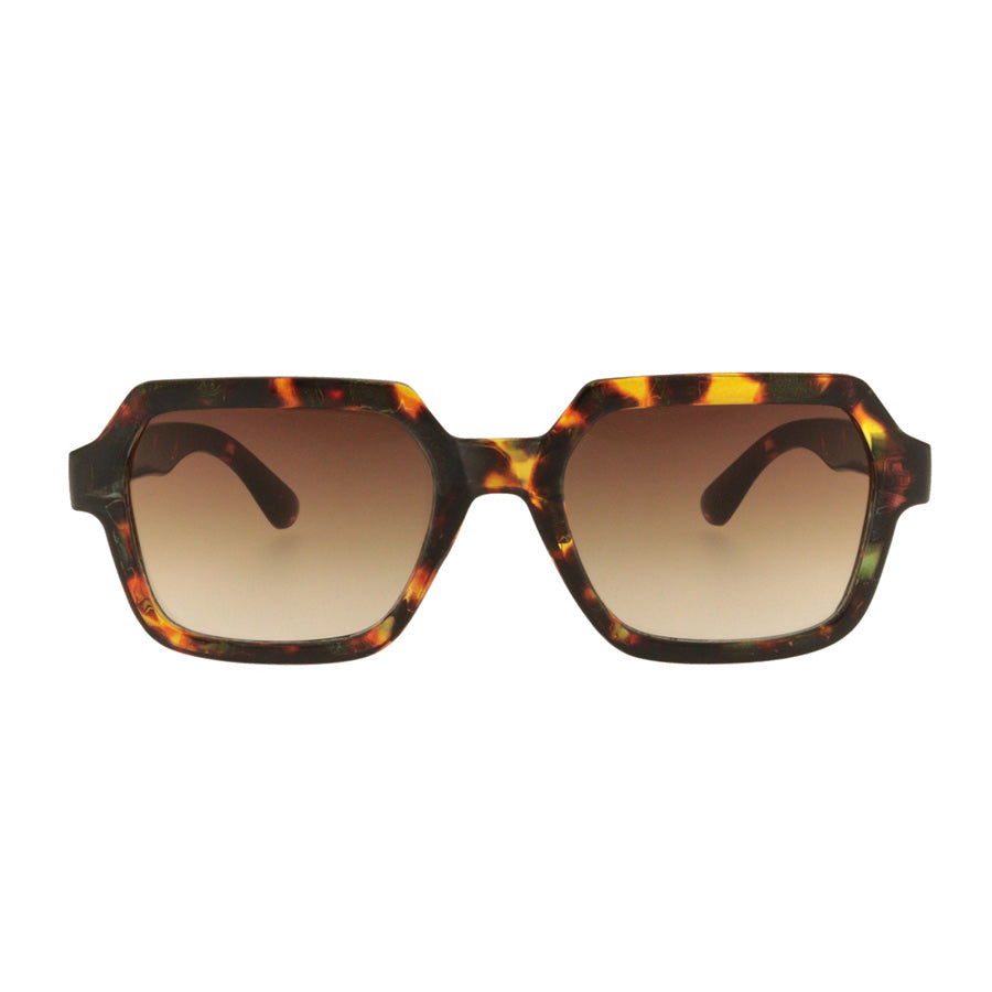 Charly-therapy-lunettes-de-soleil-kylie-ecaille-Atelier-Kumo