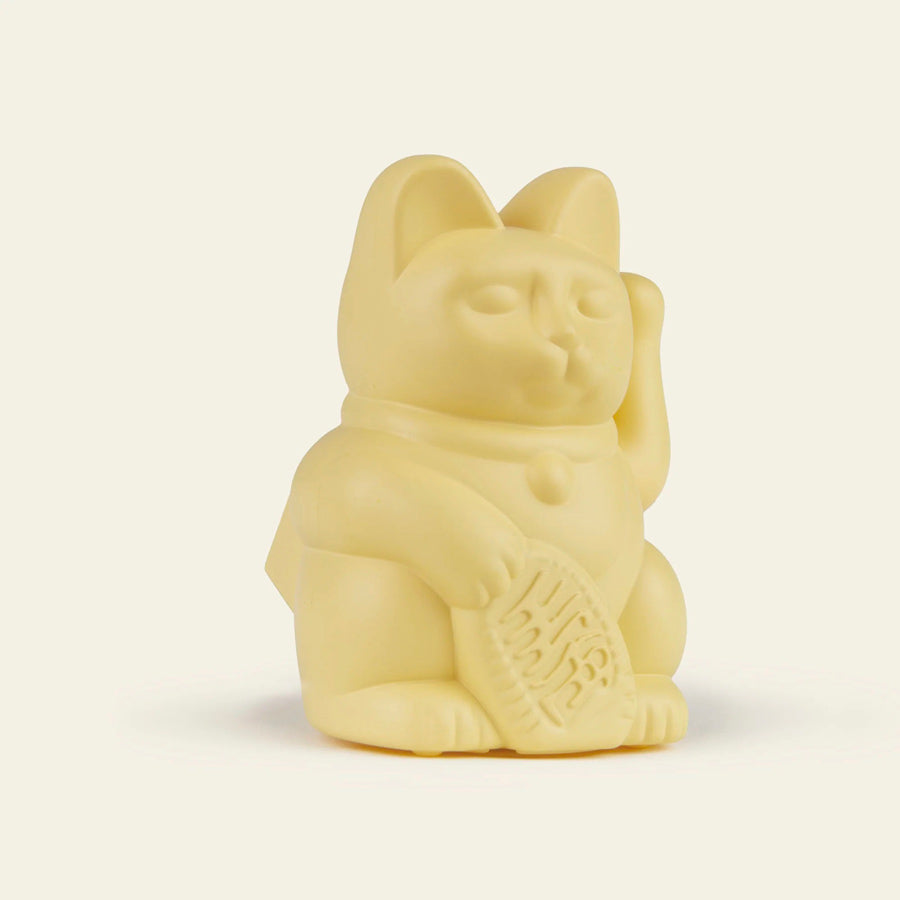 Donkey-mini-chat-porte-bonheur-manekineko-jaune-pale-profil-Atelier-Kumo