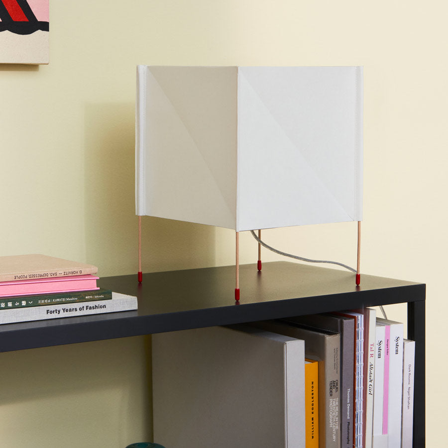 Hay-Lampe-de-table-cube-en-papier-decoration-Atelier-Kumo