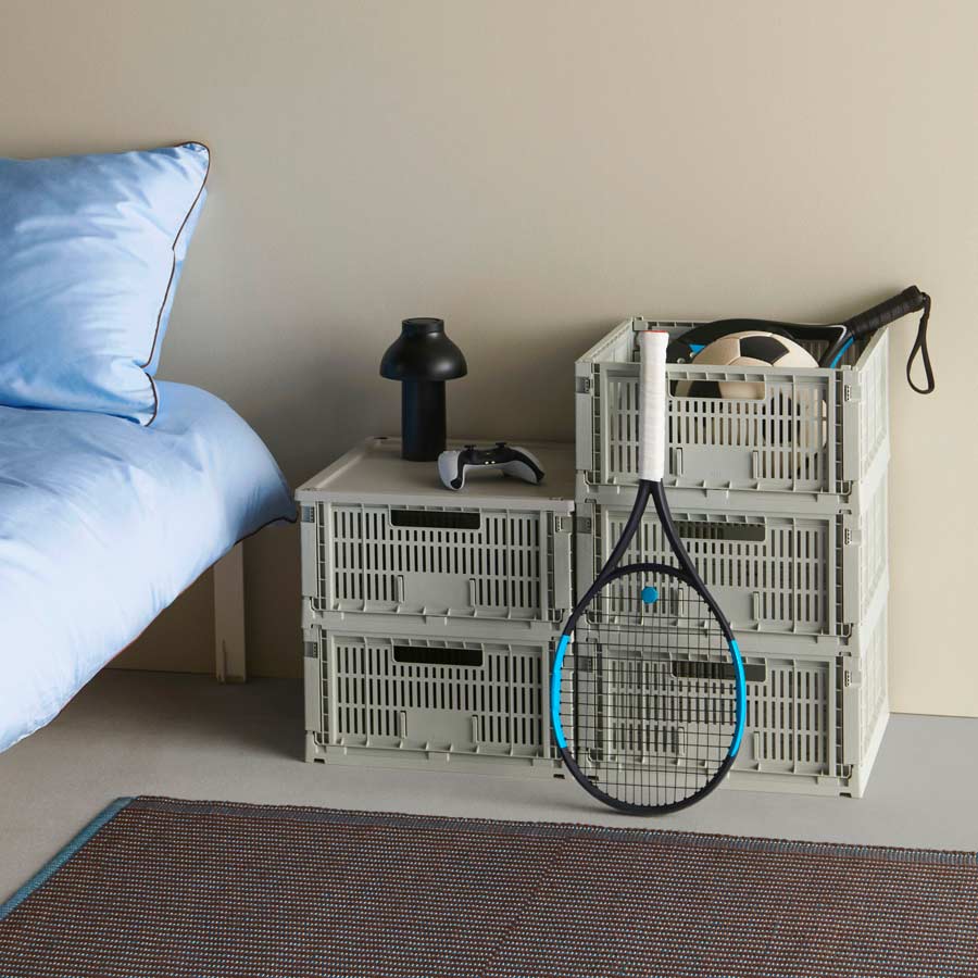 Hay-cagette-carre-M-gris-ambiance-Atelier-Kumo