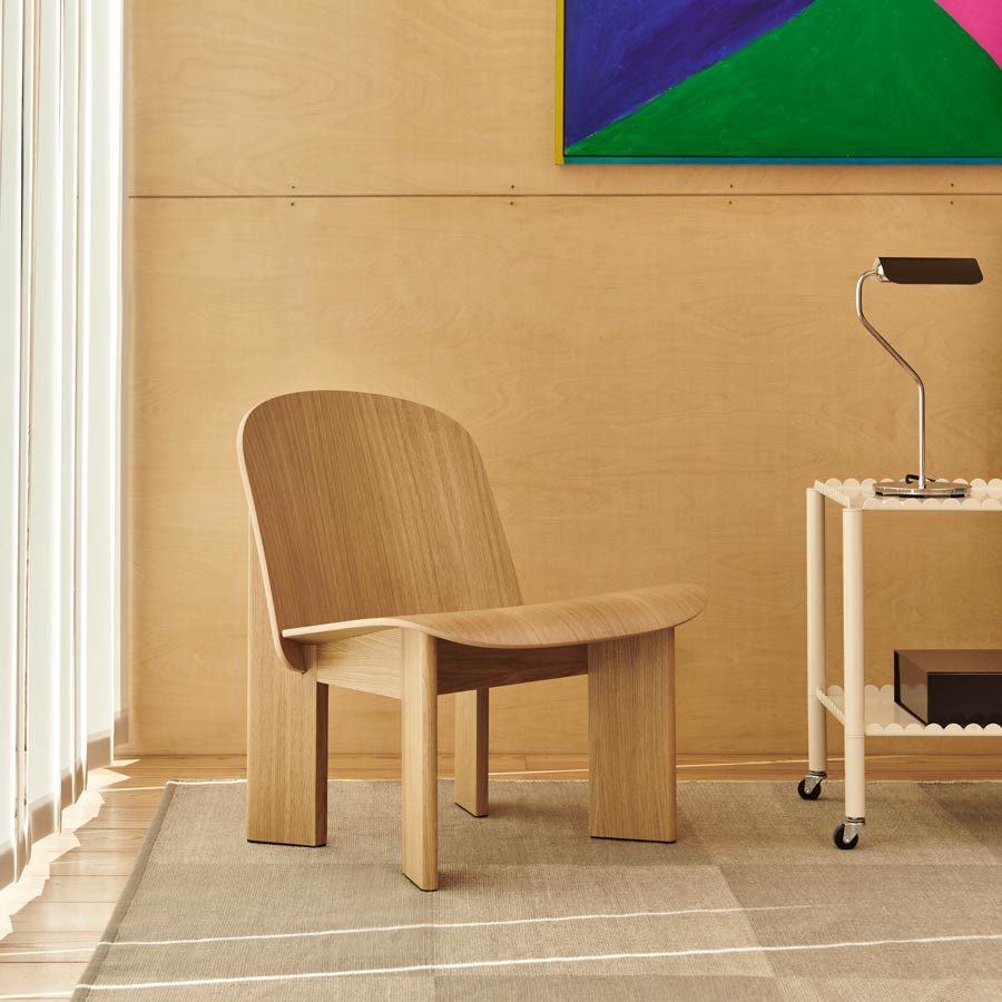Hay-fauteuil-chisel-lounge-en-bois-de-chene-laque-andreas-bergsaker-design-Atelier-Kumo
