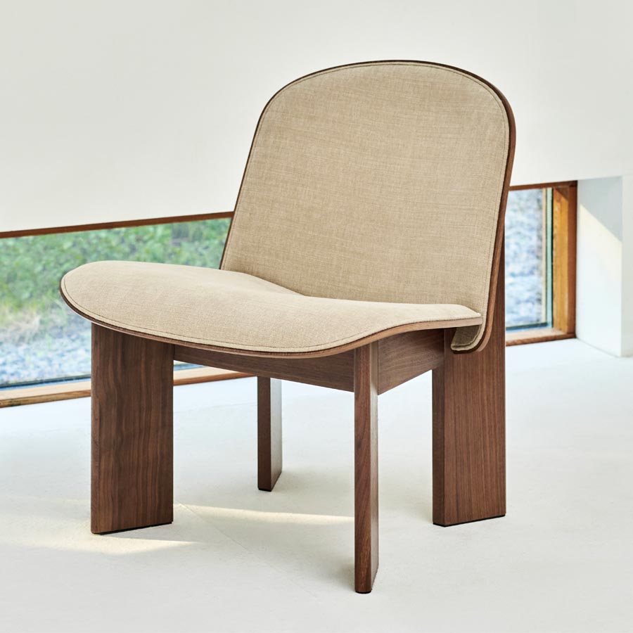 Hay-fauteuil-chisel-lounge-en-bois-hetre-rembourrage-laque-eau-andreas-bergsaker-minimaliste-Atelier-Kumo