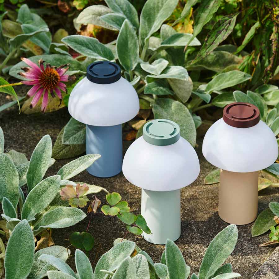 Hay-lampe-PC-portable-bleu-ambiance-nature-Atelier-Kumo
