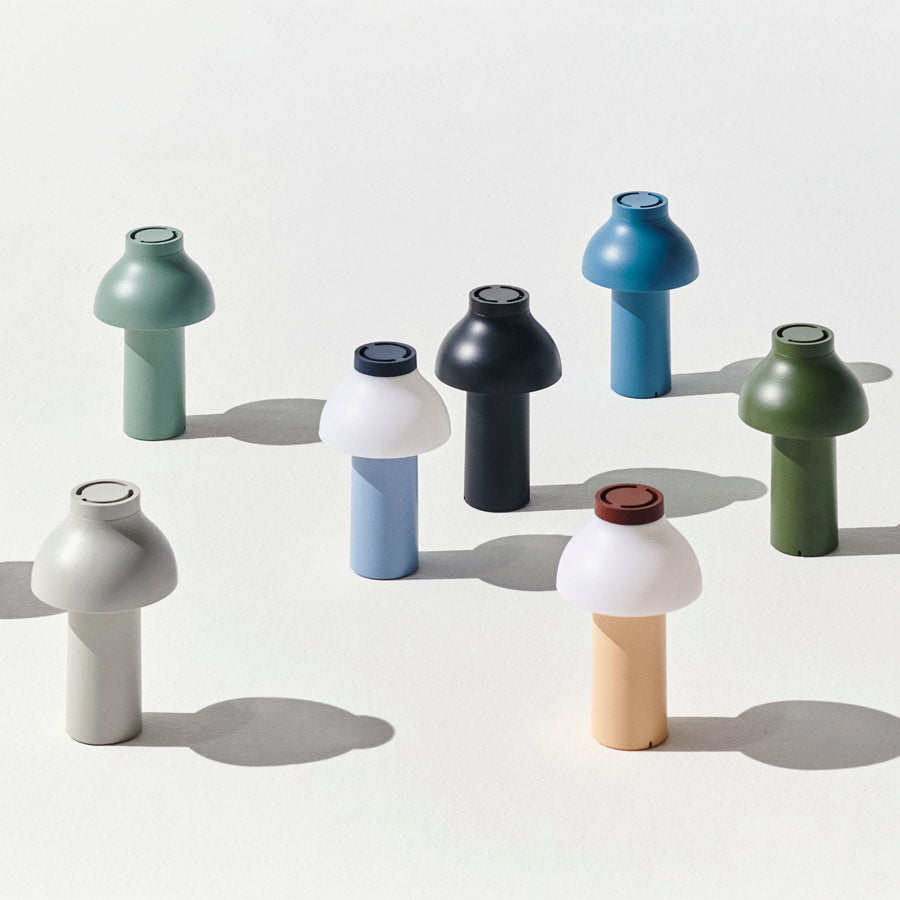 Hay-lampe-PC-portable-bleu-assortiment-Atelier-Kumo