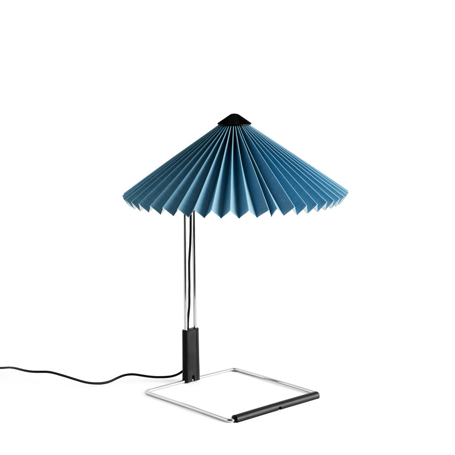 Hay-lampe-de-table-matin-bleu-pacifique-decoration-inga-sempe-Atelier-Kumo