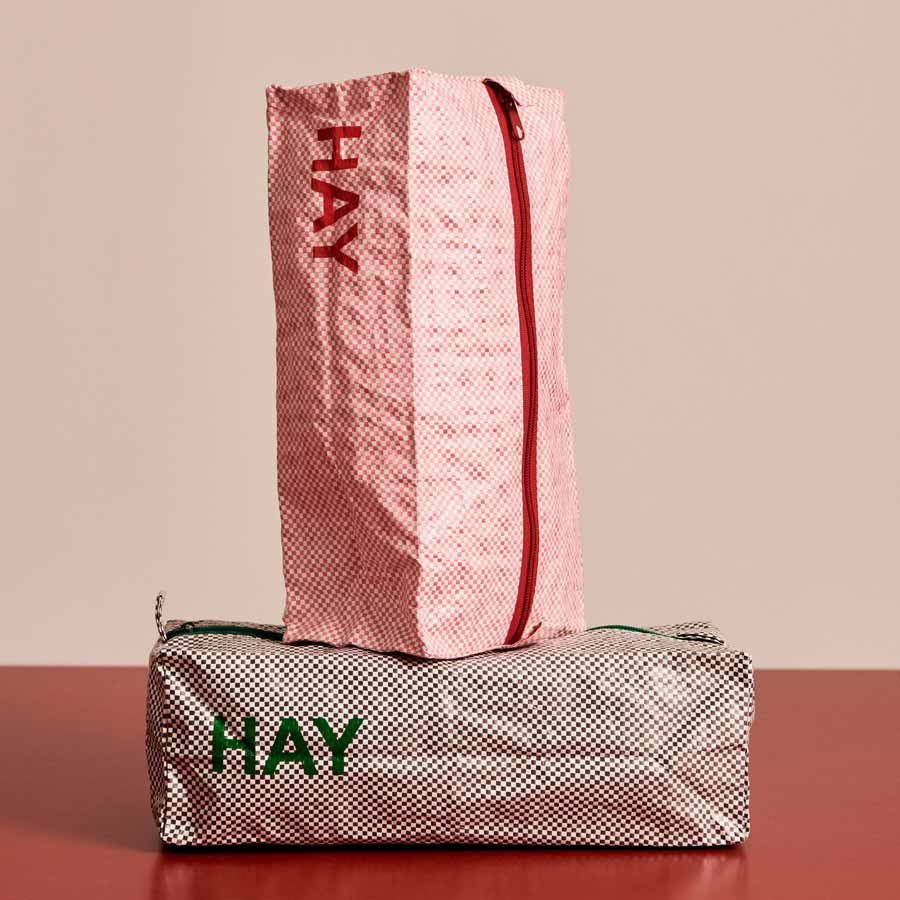 Hay-set-pochettes-rectangulaires-gris-rose-pale-ambiance-Atelier-Kumo