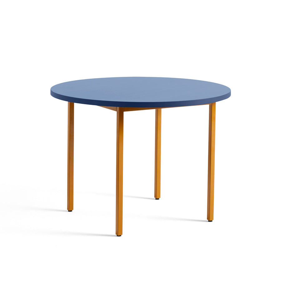 Hay-table-two-color-ronde-105-cm-ocre-bleu-Muller-Van-Severen-Atelier-Kumo