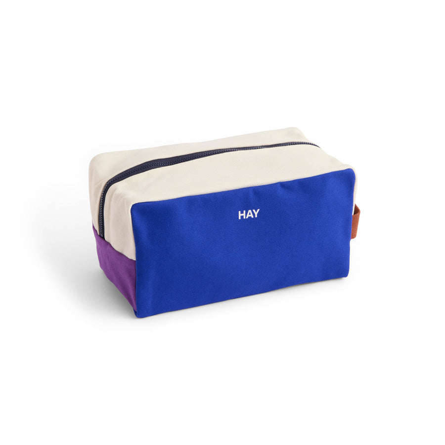 Hay - Trousse de toilette grid M | Atelier Kumo Design Shop Hay - Trousse de toilette grid M | Atelier Kumo Design Shop