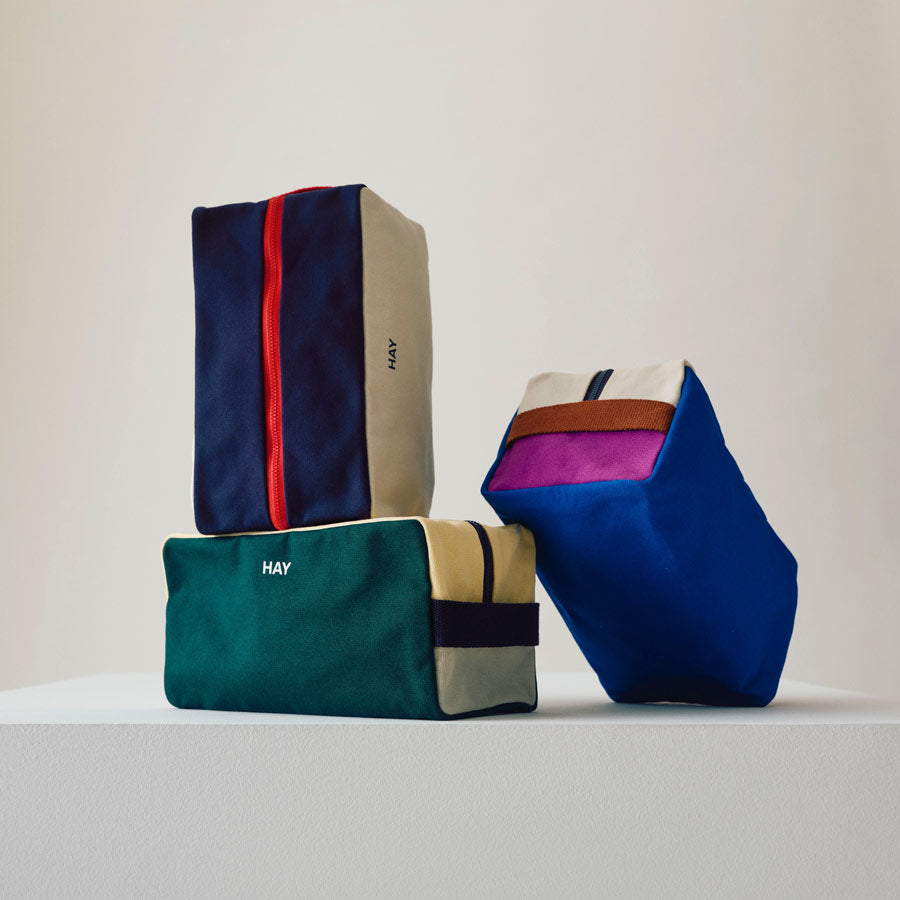 Hay-trousse-de-toilettes-tricolore-wash-bag-collection-ambiance-details-Atelier-Kumo