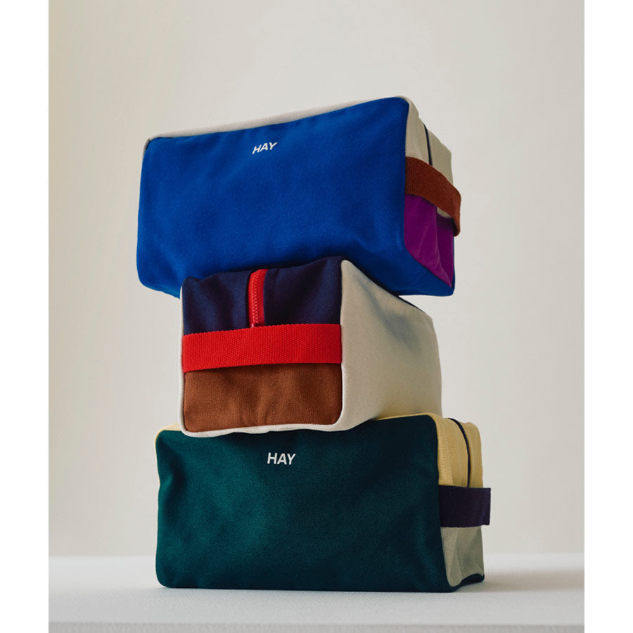 Hay-trousse-de-toilettes-tricolore-wash-bag-collection-details-Atelier-Kumo