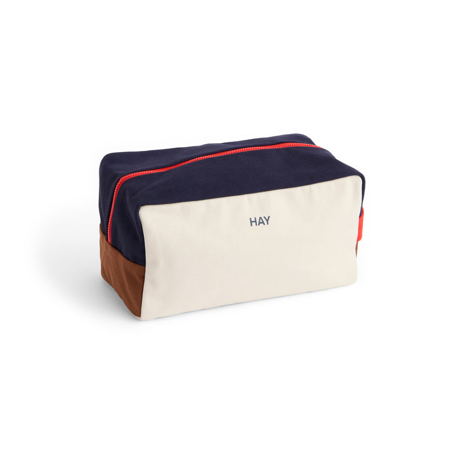 Hay-trousse-de-toilettes-tricolore-wash-bleu-beige-marron-Atelier-Kumo