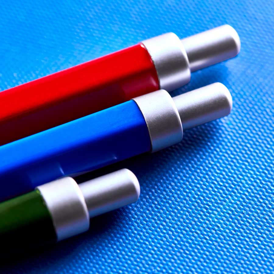 House-Doctor-stylo-bille-encre-noire-aluminium-abs-durable-bouton-poussoir-Atelier-Kumo