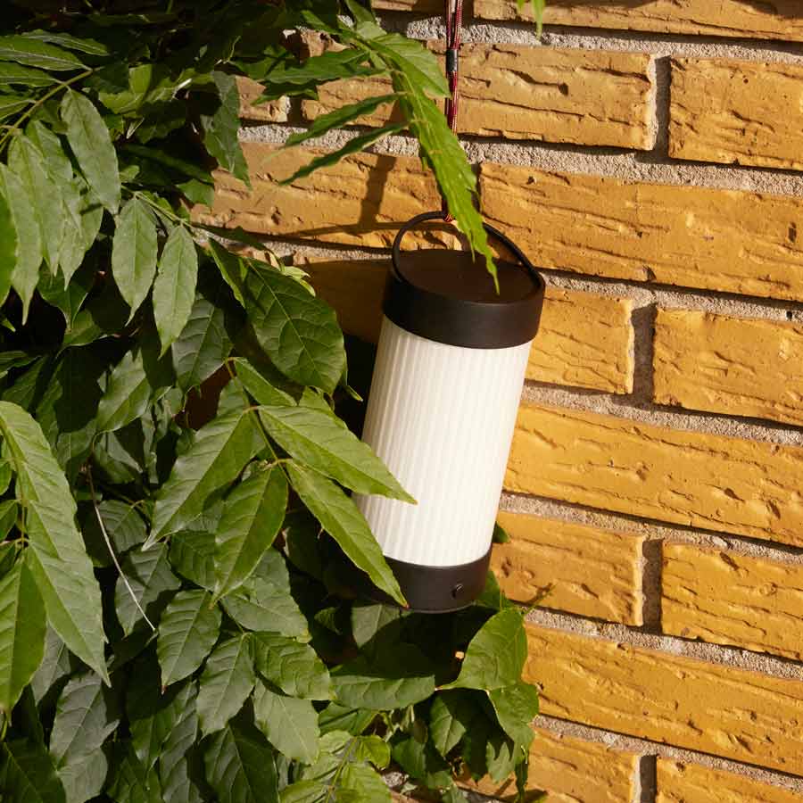 Hubsch-lampe-camping-portative-noir-rechargeable-batterie-Atelier-Kumo