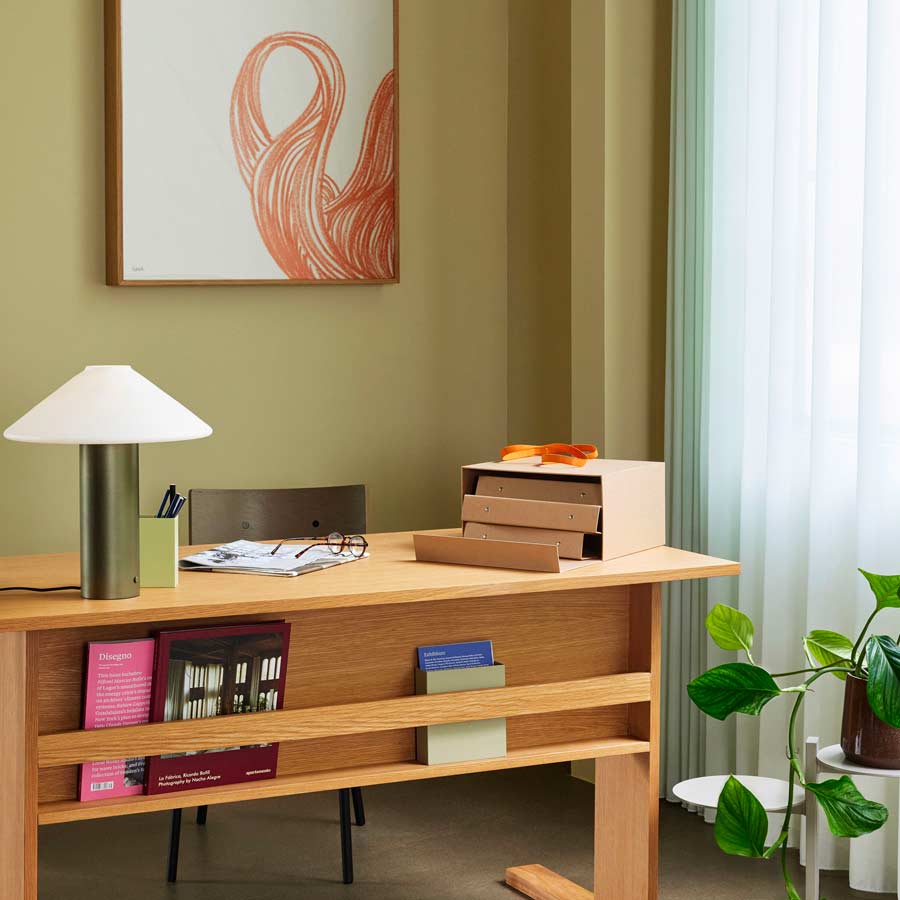 Hubsch-lampe-de-table-orbit-vert-fonce-sophistique-elegant-epure-moderne-intemporel-Atelier-Kumo