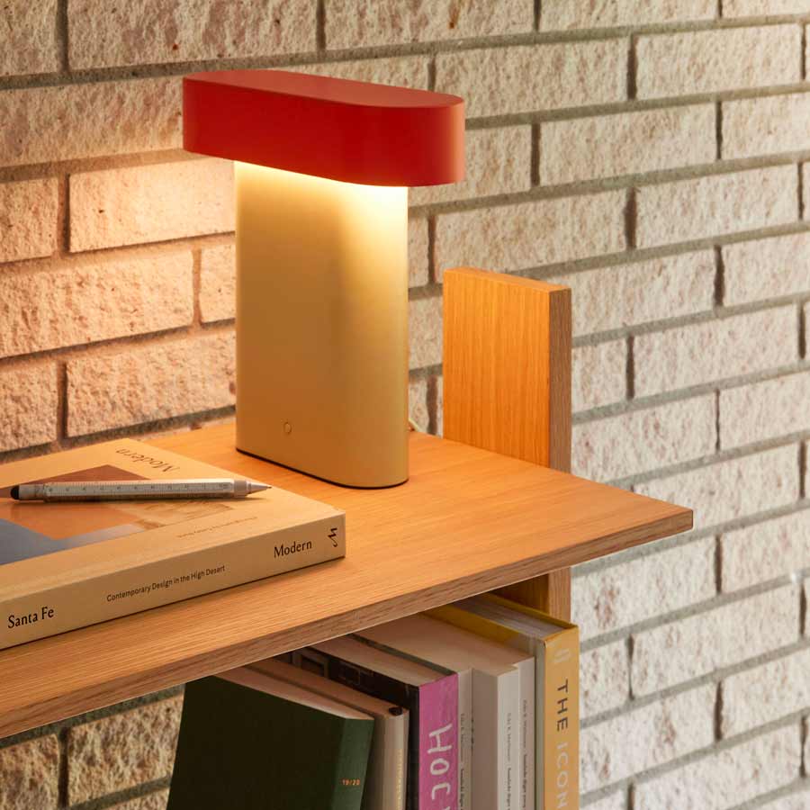 Hubsch-lampe-de-table-sleek-vert-et-rouge-luminaire-eclairage-lumiere-Atelier-Kumo