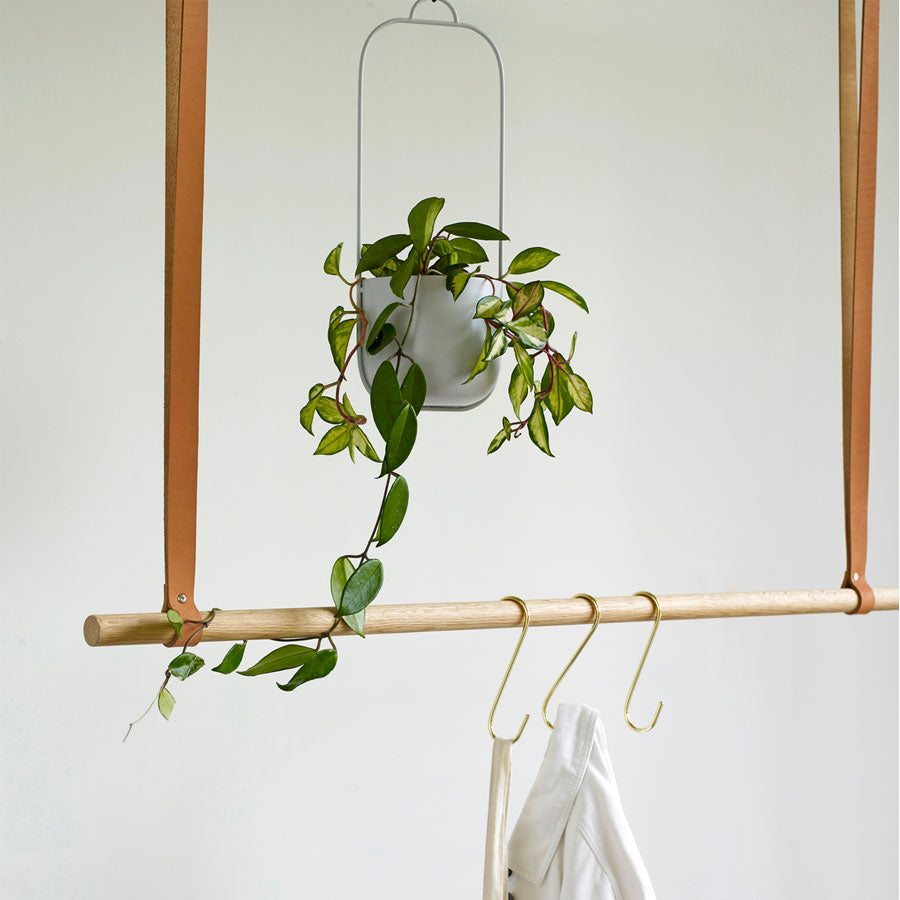 Hubsch-pot-lotus-a-suspendre-gris-clair-ambiance-chambre-Atelier-Kumo