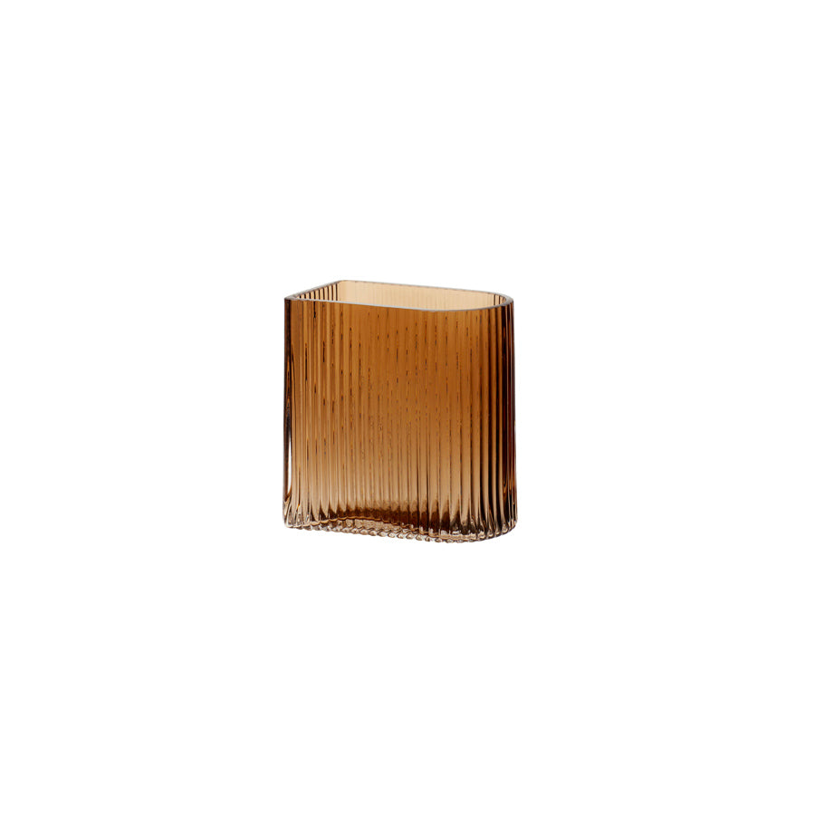 Hubsch-vase-S-elements-en-verre-ambre-collection-Atelier-Kumo