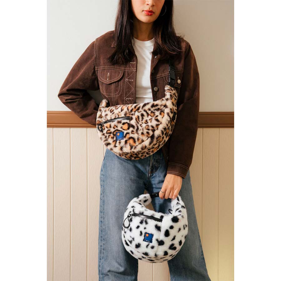 Japfac-sac-banane-demi-lune-leopard-dalmatien-Atelier-Kumo