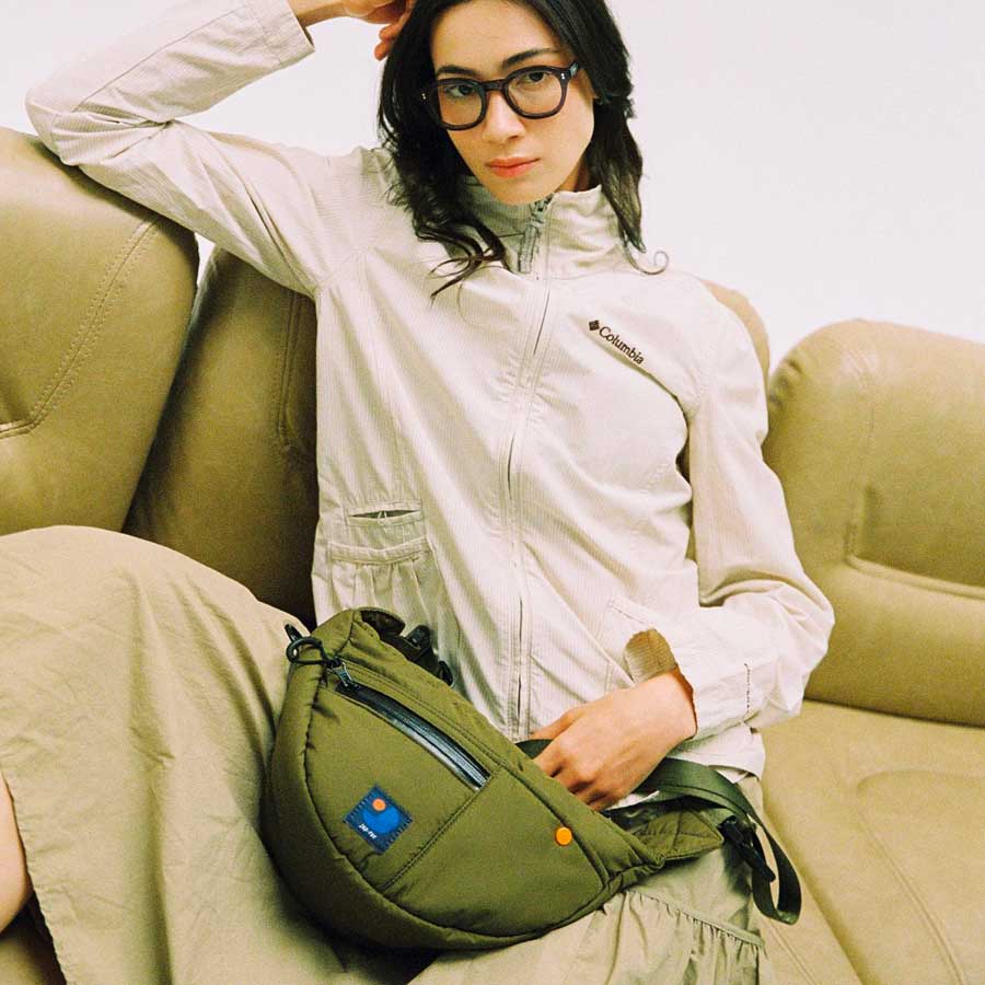 Japfac-sac-banane-demi-lune-vert-kaki-nylon-made-in-bangkok-porte-Atelier-Kumo