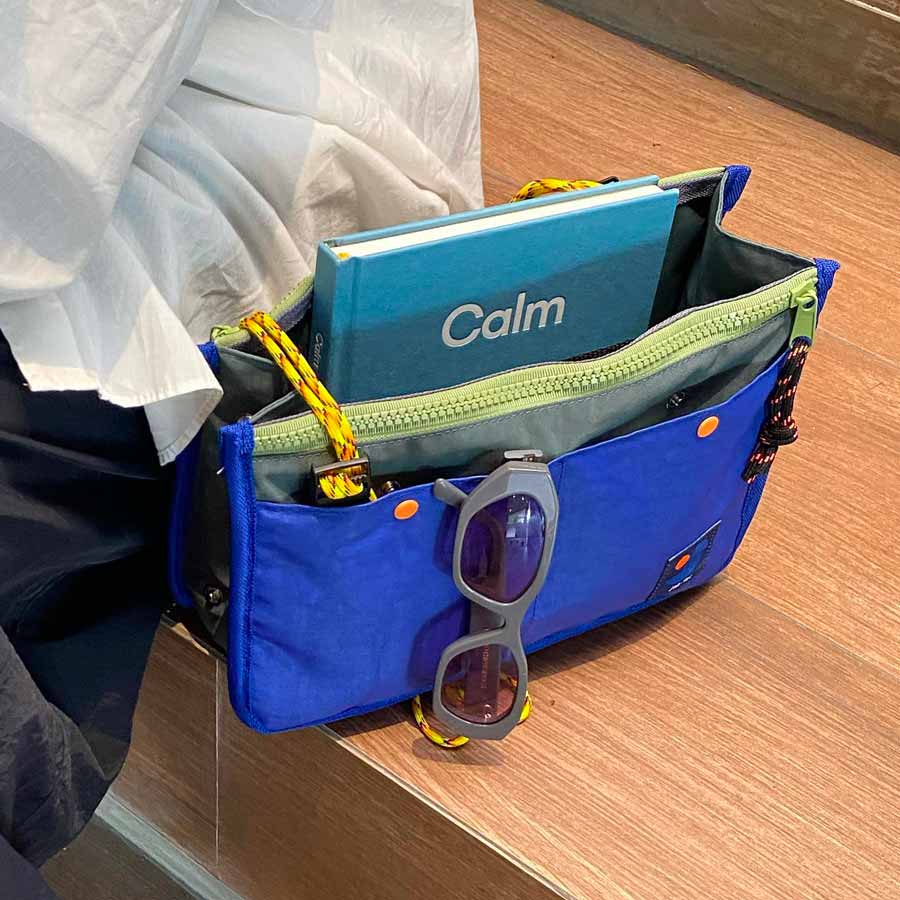 Japfac-sac-bandouliere-candy-2-bleu-dos-porte-Atelier-Kumo