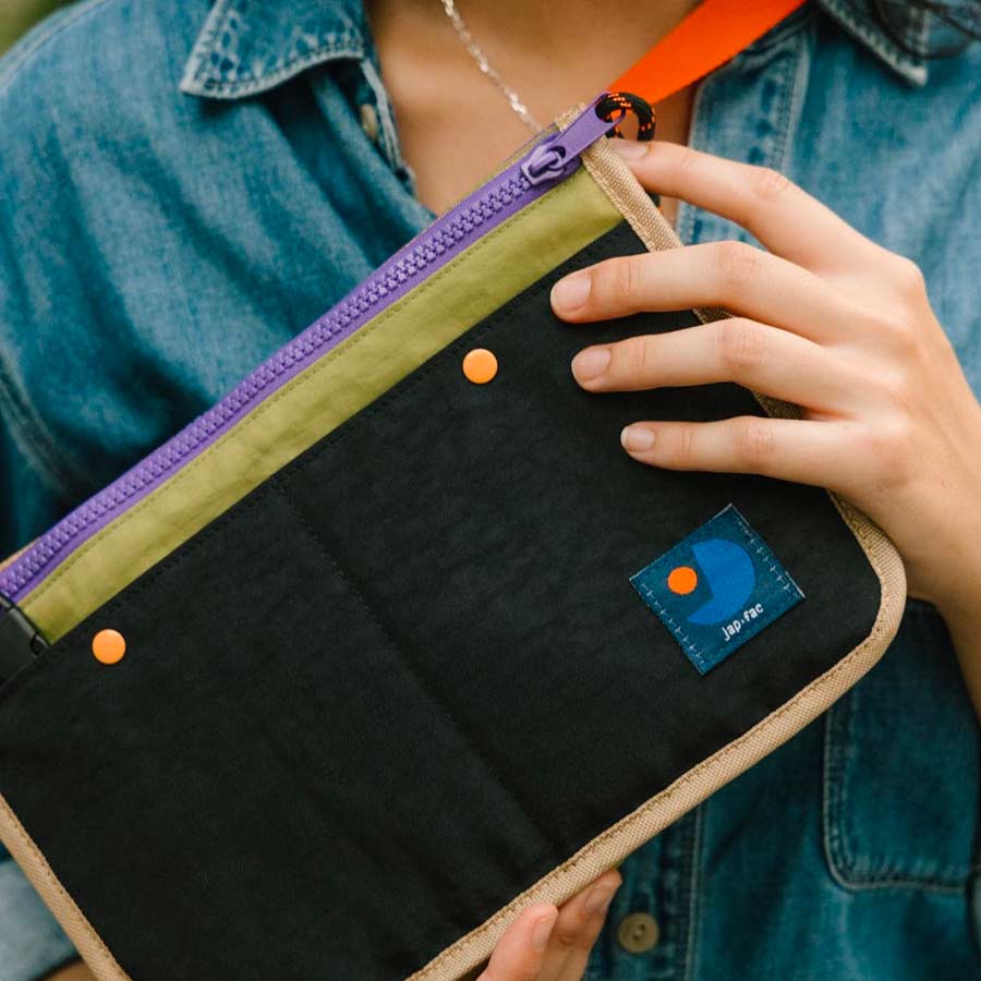 Japfac-sac-bandouliere-candy-noir-vert-porte-Atelier-Kumo