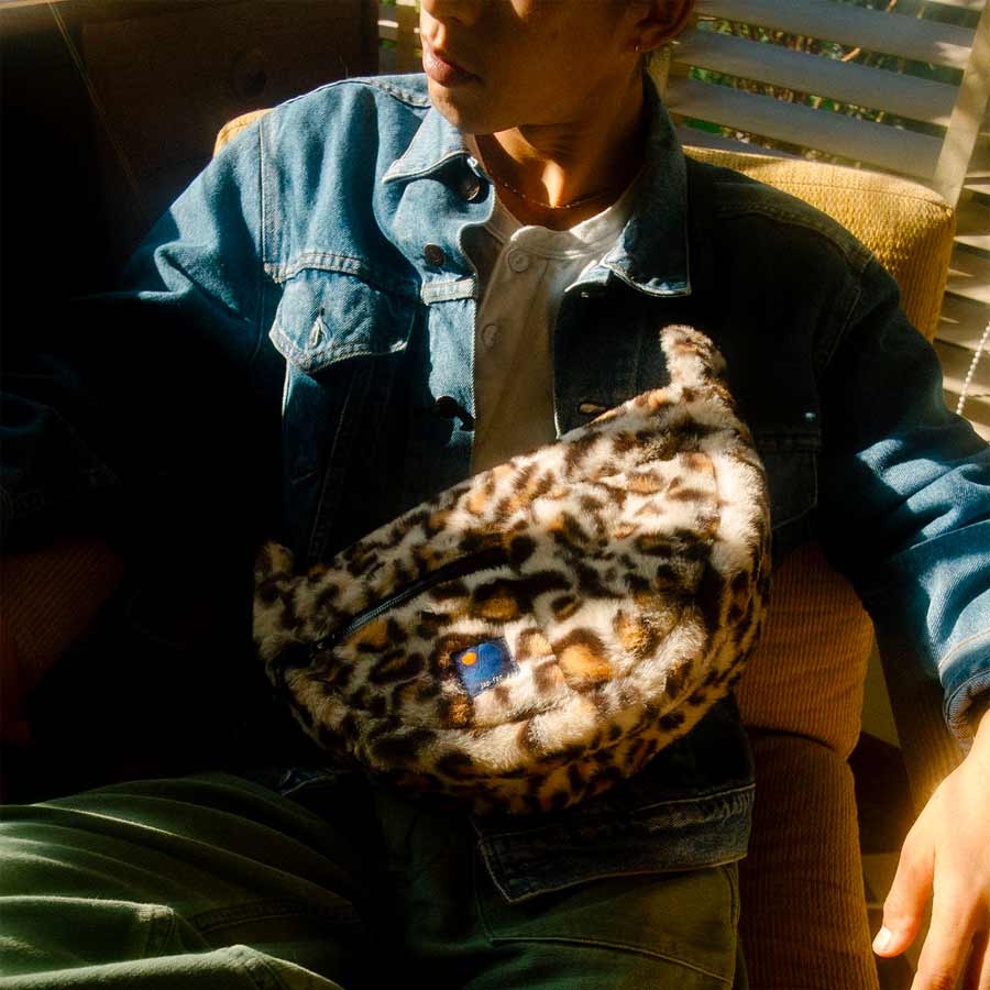 Japfac-sac-demi-lune-leopard-pochette-Atelier-Kumo