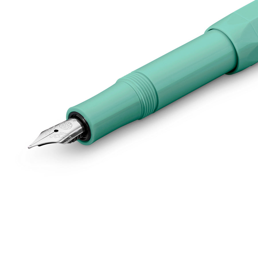 Kaweco-stylo-plume-M-collection-vert-sauge-smooth-detail-argent-Atelier-Kumo