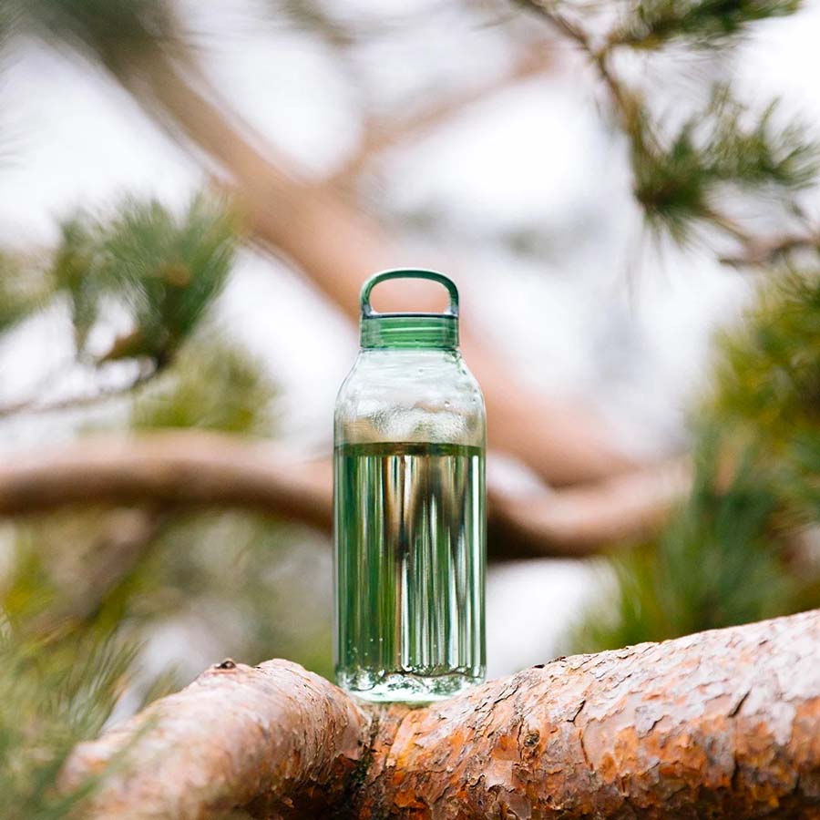 Kinto-gourde-water-bottle-500-ml-vert-copolyester-Atelier-Kumo