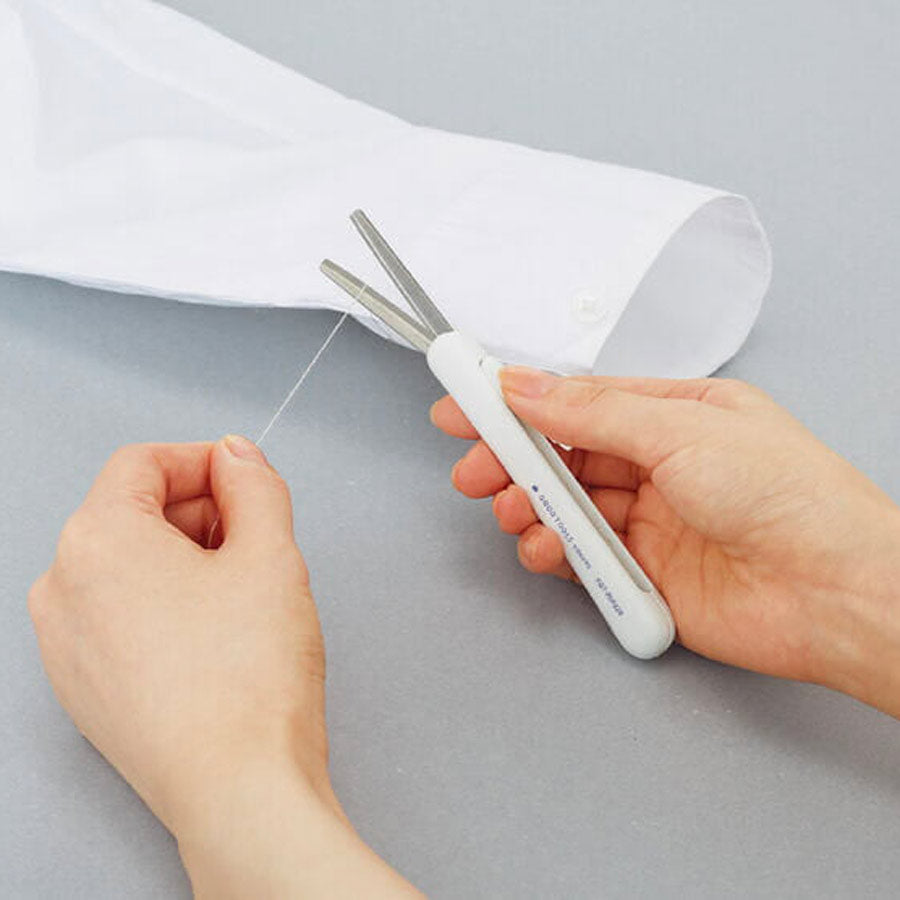 Kokuyo-ciseaux-de-poche-utilisation-details-Atelier-Kumo