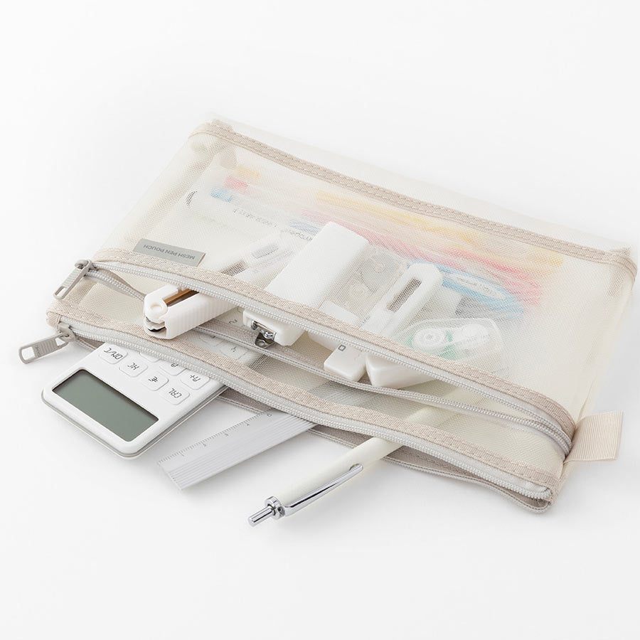 Midori-papeterie-pochette-mesh-pen-pouch-gris-clair-Atelier-Kumo